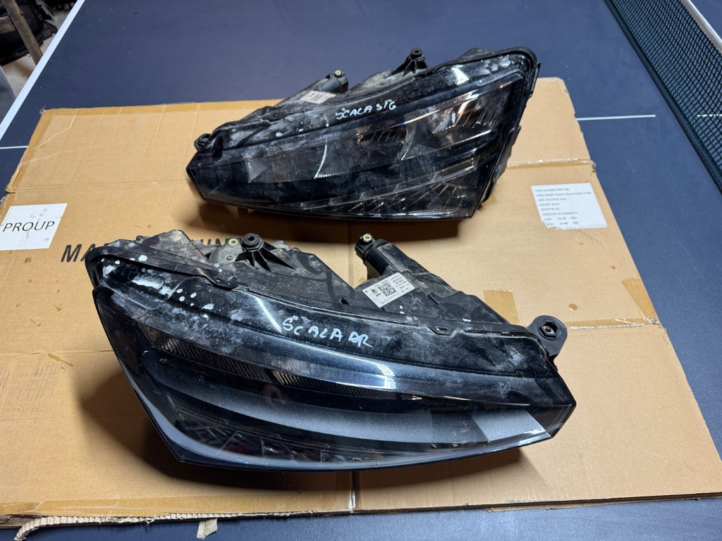 Far dreapta / far stanga Skoda Scala Halogen LED 2019/2020/2021/2022/2023