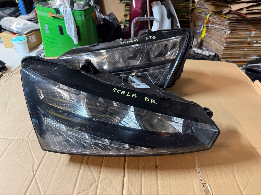 Far dreapta / far stanga Skoda Scala Halogen LED 2019/2020/2021/2022/2023
