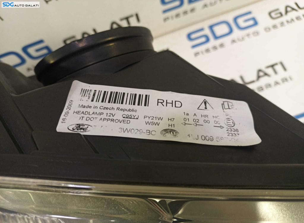 Far Dreapta FARA Xenon Ford C-Max 2007 -