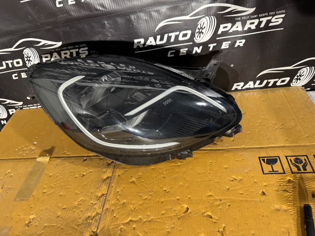 Far dreapta Ford Puma Interior Negru XENON 2019/2020/2021/2022/2023