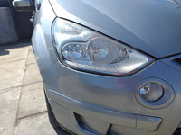 Far Dreapta Ford S max