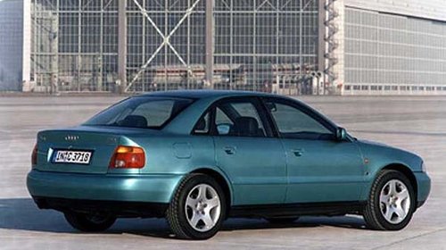 Far dreapta H4 Audi A4 1994 1995 1996 1997 1998