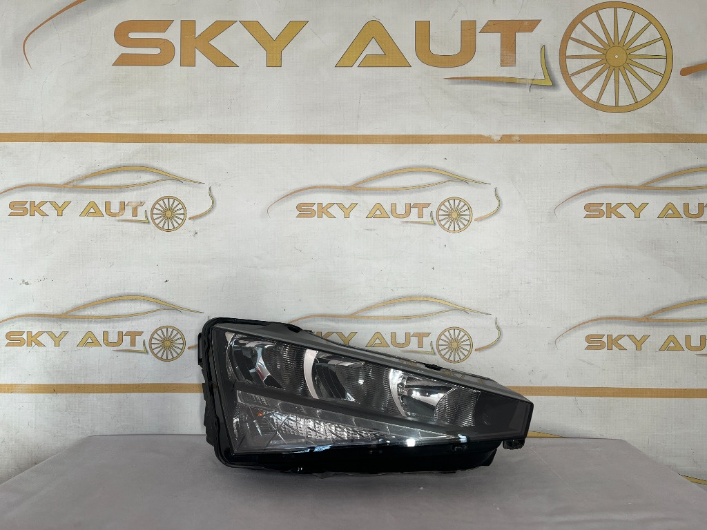 Far dreapta halogen led Skoda Scala dupa 2019 cod 657941016