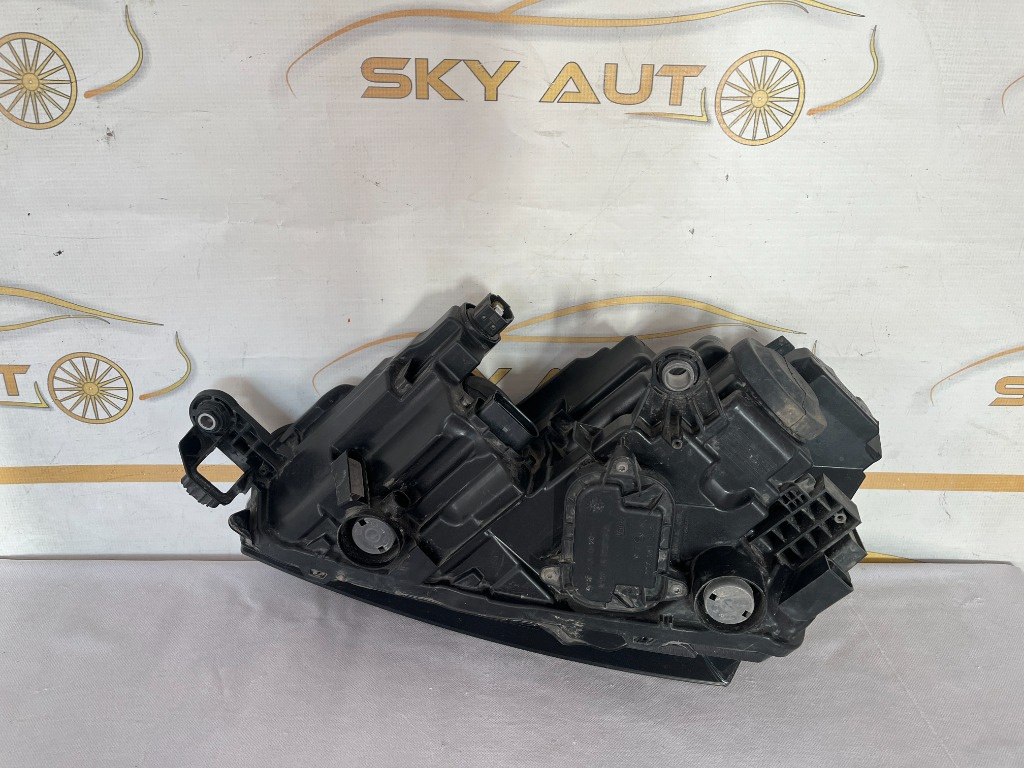 Far dreapta halogen led Skoda Scala dupa