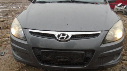 Far dreapta Hyundai i30 2010 Hatchback 1.6