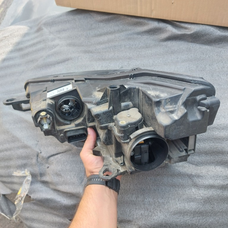 Far dreapta și stanga H7 +Led Skoda Sca