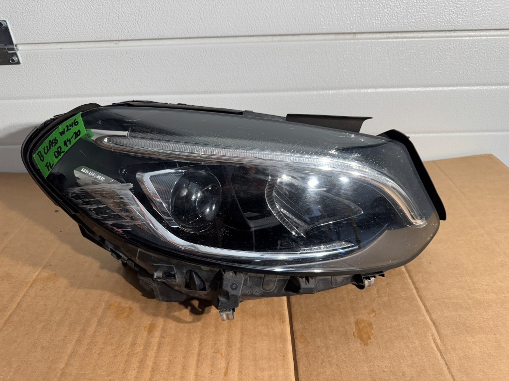 Far dreapta Mercedes B-Class W246 LED FACELIFT 2015/2016/2017/2018/2019