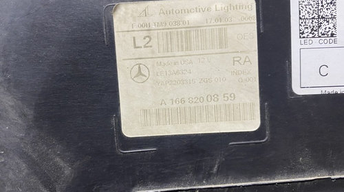 Far dreapta Mercedes Benz GLE W166 cu 2 urechi rupte sus: A1668200859 [Fabr 2018–2022]