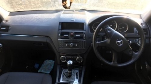 Far dreapta Mercedes C-Class W204 2008 Limuzina 2148