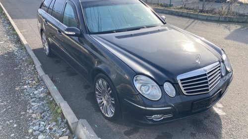 Far dreapta Mercedes E-Class W211 2006 Combi 2.2 CDI