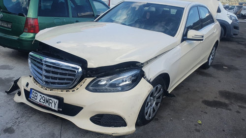 Far dreapta Mercedes E-Class W212 2014 berlin