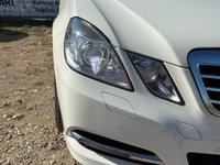 Far dreapta Mercedes e class w212 bi-xenon adaptiv in stare perfecta