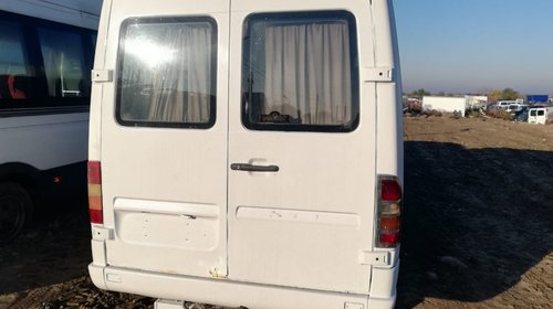 Far dreapta Mercedes Sprinter 906 1997 FURGON.CAB 2800