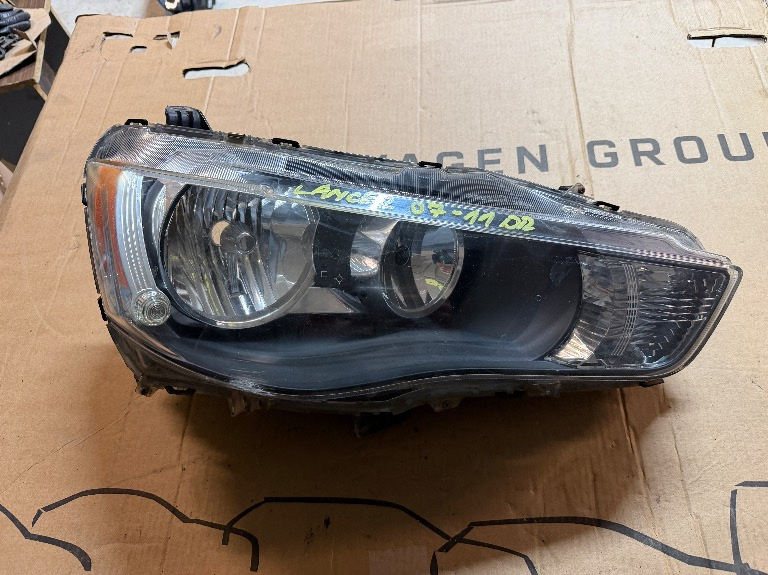 Far dreapta Mitsubishi Lancer Halogen 2007/2008/2009/2010/2011