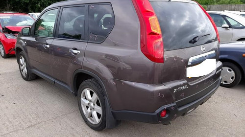 Far dreapta Nissan X-Trail 2007 SUV 2.0DCI 4X4 T31