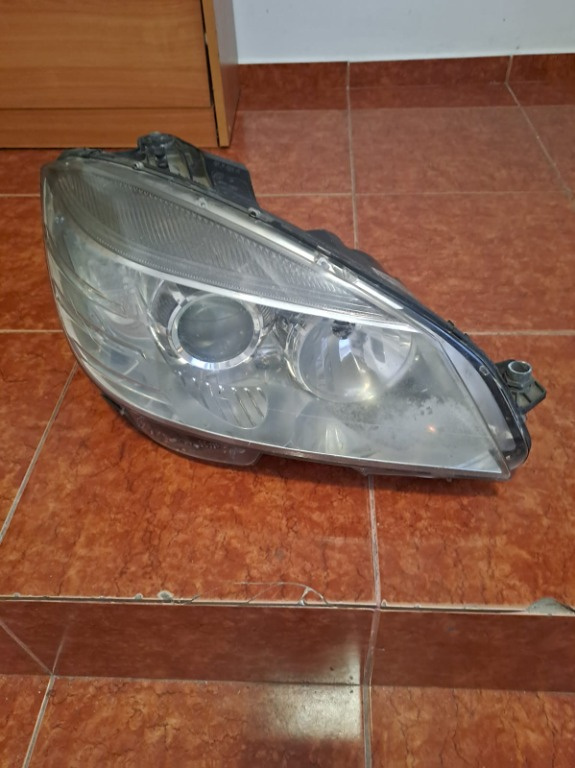 Far dreapta original Mercedes C Class W204 cod A2048208461
