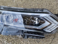 Far dreapta PUTIN ZGARIAT model cu led si bixenon Nissan Qashqai 2018 2019 2020 2021