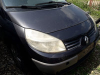 Far dreapta Renault Scenic