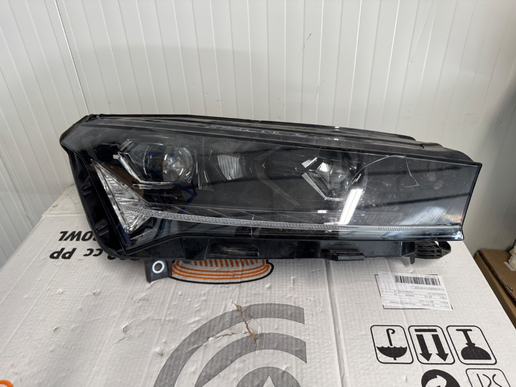 Far dreapta Skoda ENYAQ FULL LED cu defect 2020/2021/2022/2023