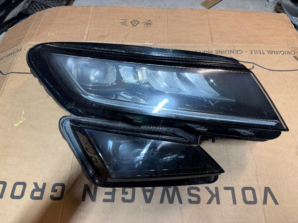 Far dreapta Skoda Kodiaq FULL LED 2017/2018/2019/2020/2021 cod 566.941.016.H