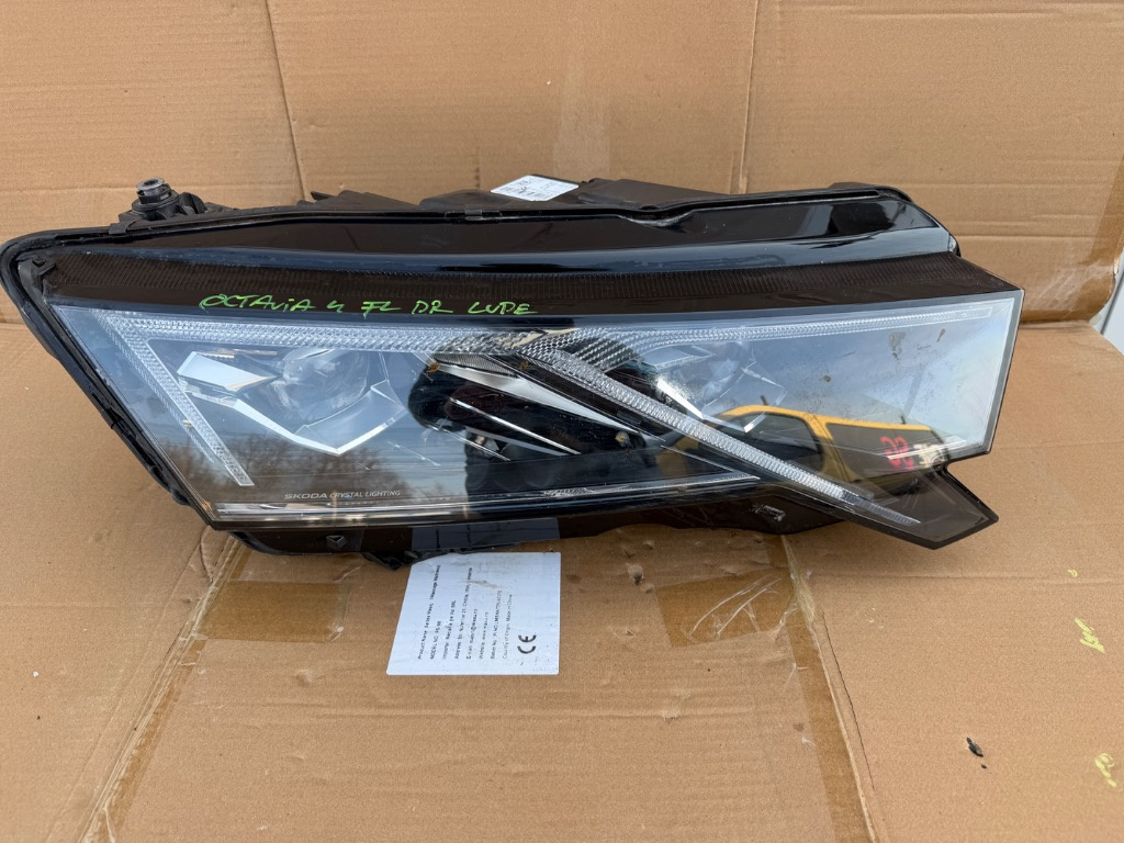 Far dreapta Skoda Octavia 4 Facelift MATRIX FULL LED cod 5E4941036 2024/2025/2026