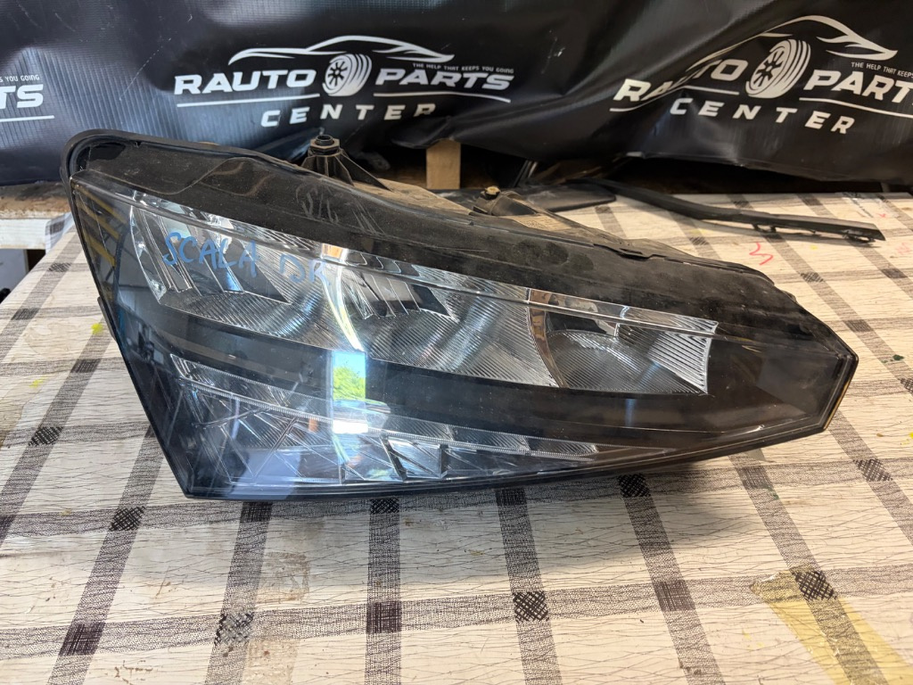 Far dreapta Skoda Scala Halogen LED 2019/2020/2021/2022
