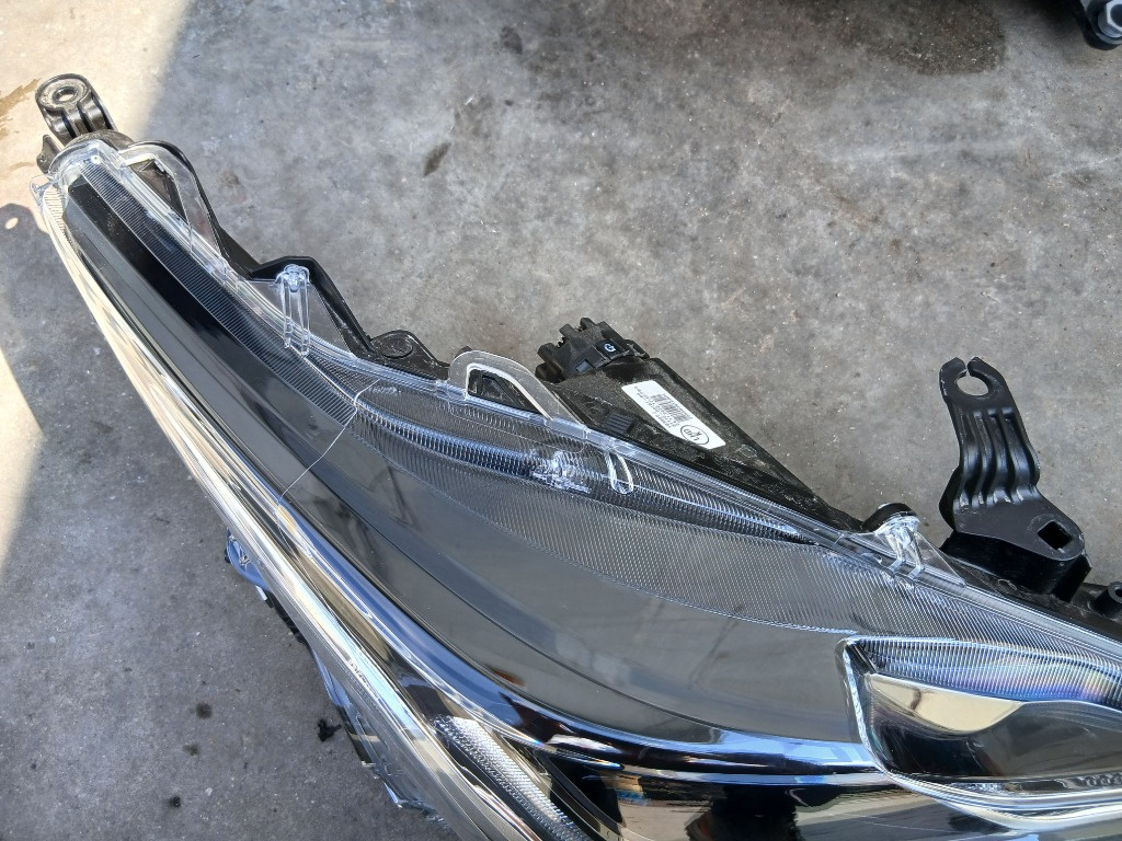 Far dreapta Toyota Corolla E21 E210 Sedan 8111002T5100 Full 2018-2023
