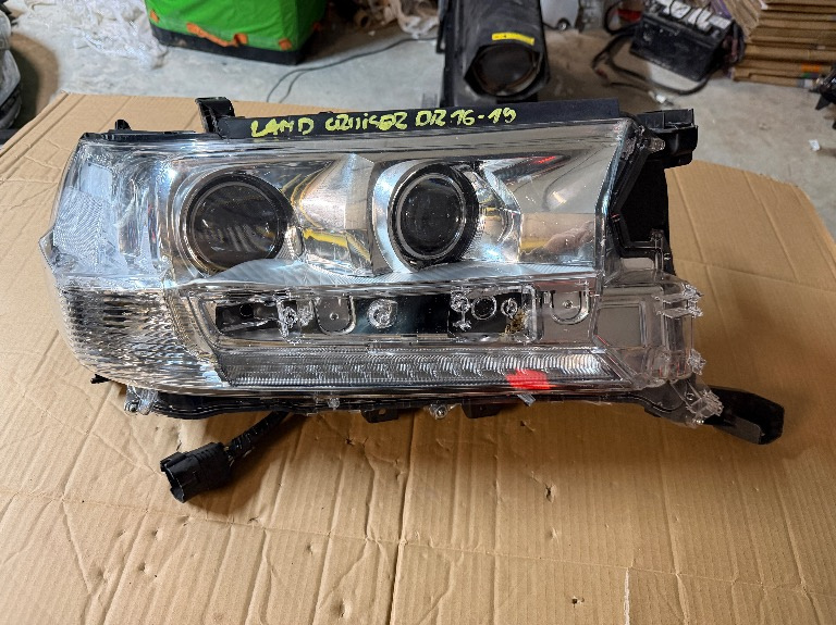 Far dreapta Toyota Land Cruiser XENON 2 Lupe 2016/2017/2018/2019