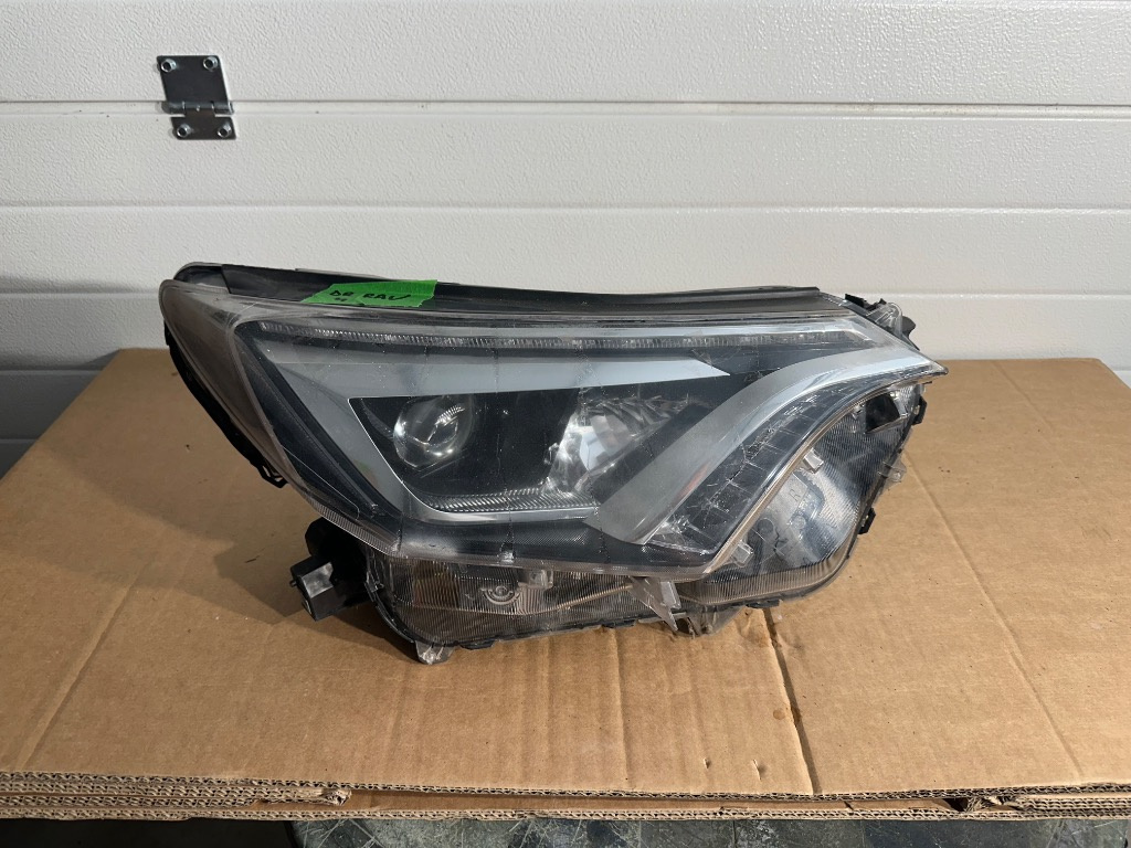 Far dreapta Toyota Rav 4 RAV-4 Halogen led facelift 2015/2016/2017/2018