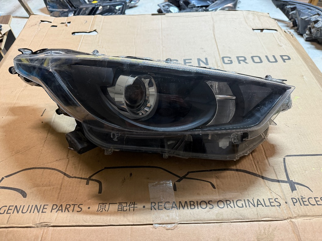 Far dreapta Toyota Yaris 4 Halogen 2020/2021/2022/2023/2024