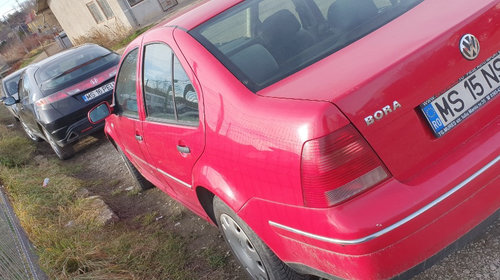 Far dreapta Volkswagen Bora 2003 Berlină 1.4 Benzină