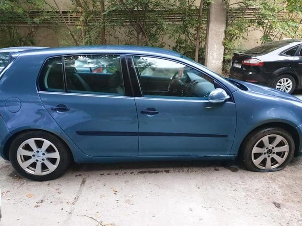 Far dreapta Volkswagen Golf 5 2007 Hatchback 1.9 TDI - imagine 2