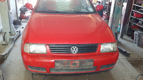 Far dreapta Volkswagen Polo 6N 1999 VARIANT 1