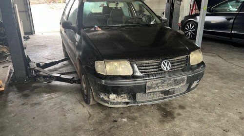 Far dreapta Volkswagen Polo 6N 2001 Hatchback