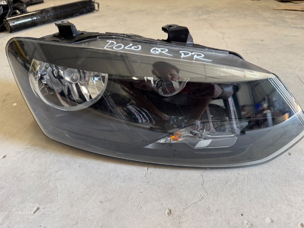 Far dreapta Volkswagen Polo 6R HALOGEN INTERIOR NEGRU 2009/2010/2011/2012/2013