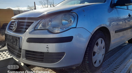 Far dreapta Volkswagen Polo 9N 2007 hatchback