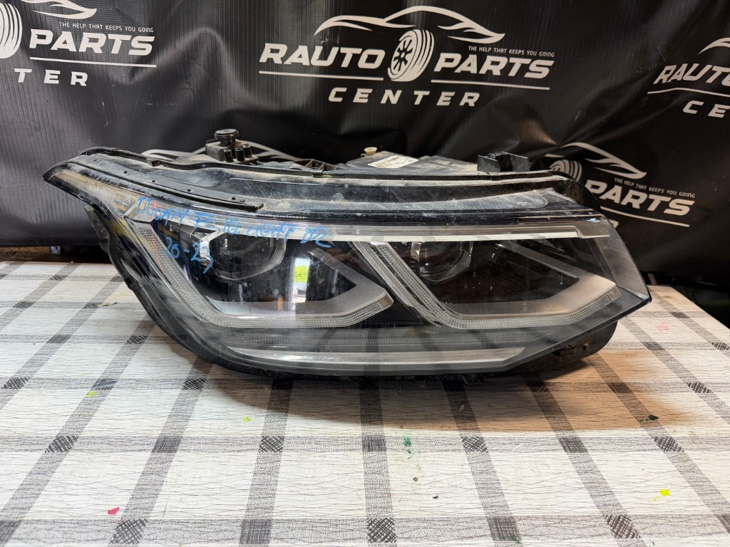 Far dreapta Volkswagen Tiguan 2 Facelift IQ LIGHT 2020/2021/2022/2023
