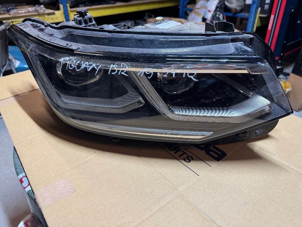 Far dreapta Volkswagen Tiguan FULL LED FACELIFT IQLIGHT 2019/2020/2021/2022/2023 cod 5NB.941.082.G