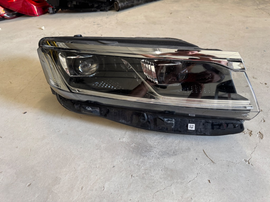 Far dreapta Volkswagen Touareg 3 CR FULL LED 2018/2019/2020/2021/2022