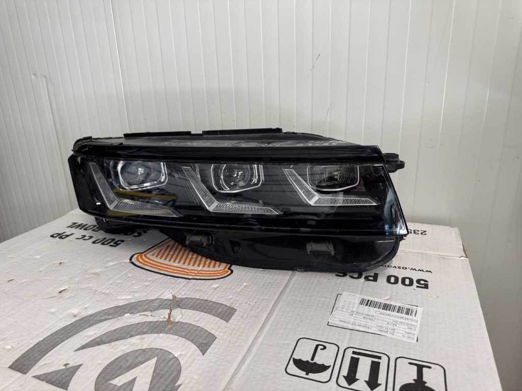 Far dreapta Volkswagen Touareg 3 CR FULL LED IQ LIGHT FACELIFT 2023/2024/2025