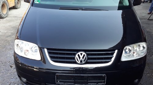 Far dreapta Volkswagen Touran 2005 VAN 2.0 TD