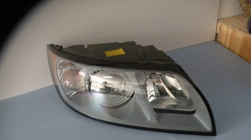 FAR DREAPTA VOLVO V-50 2004-2007 cod :30678913