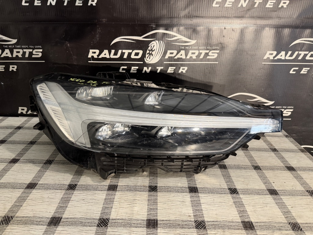 Far dreapta Volvo XC60 FULL LED FACELIFT 2022/2023/2024/2025