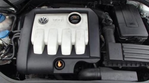 Far dreapta VW Golf 5 2005 hatchback 1.9 tdi