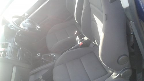 Far dreapta VW Golf 5 2005 hatchback 1.9 tdi