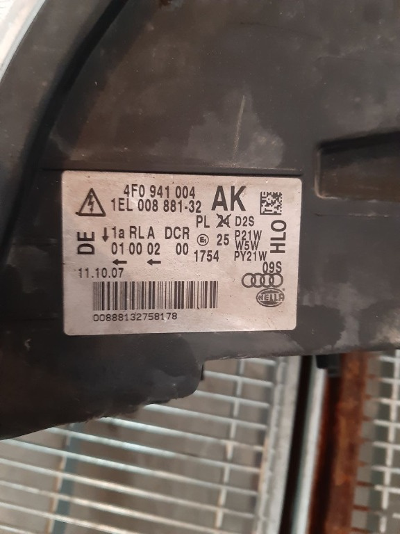 Far dreapta xenon Audi A6 C6 4f cod 4f0941004ak