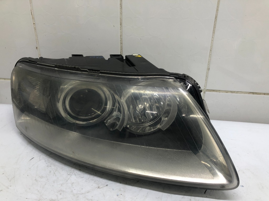 FAR DREAPTA XENON AUDI A6 C6 NON-FACELIF