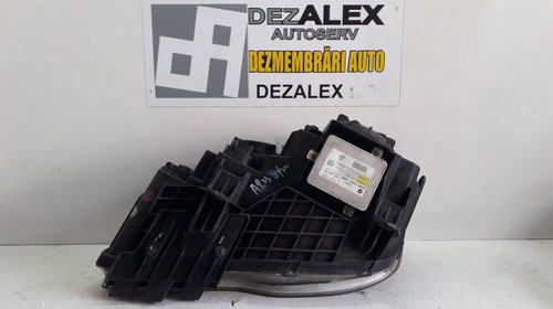 Far dreapta xenon Chrysler 300C Lancia Thema 68042154AE