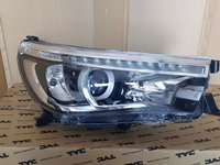 Far electric cu LED Toyota Hilux an dupa 2015 bec HB3