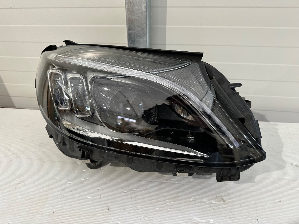 Far led multibeam dreapta Mercedes C class W205 facelift 2018/2020 A2059066504